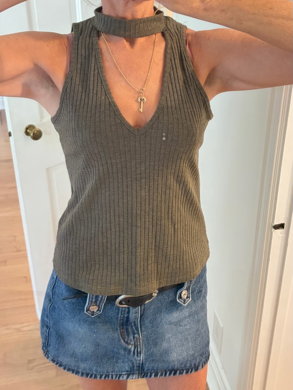 Sleeveless Ribbed V-Neck Tank Top - Olive Green